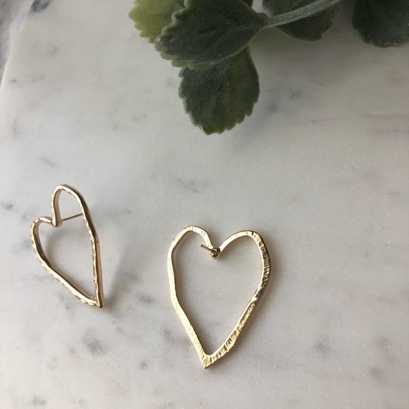 The Emijay - Textured Stud Heart Earrings - Picture 3 of 6